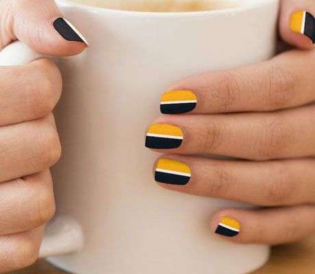 stripes nail art design